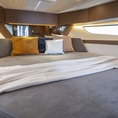 Bénéteau Antares 11 Fly 4